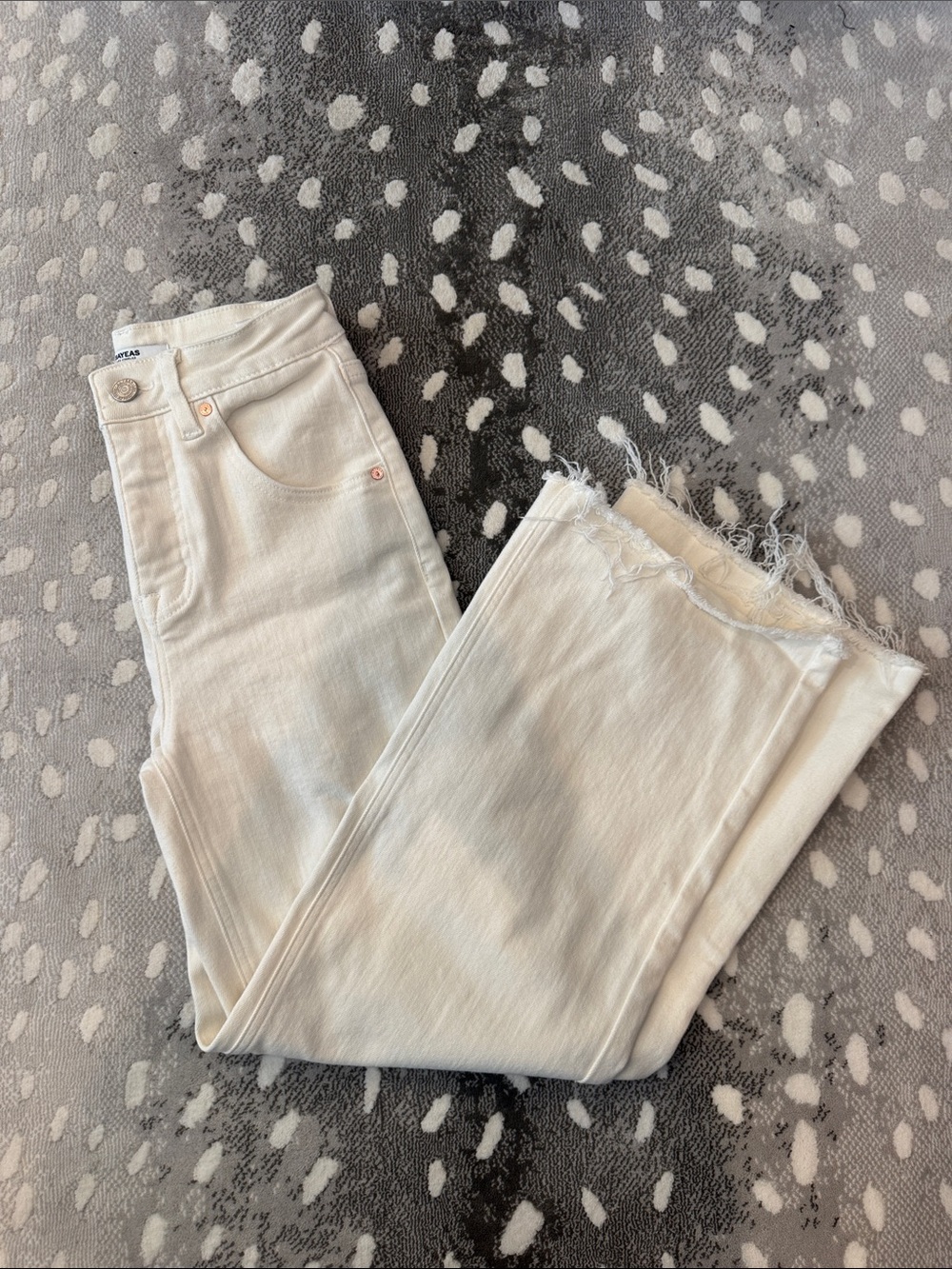 High-Rise Cropped Raw-Hem Jeans in Off-White